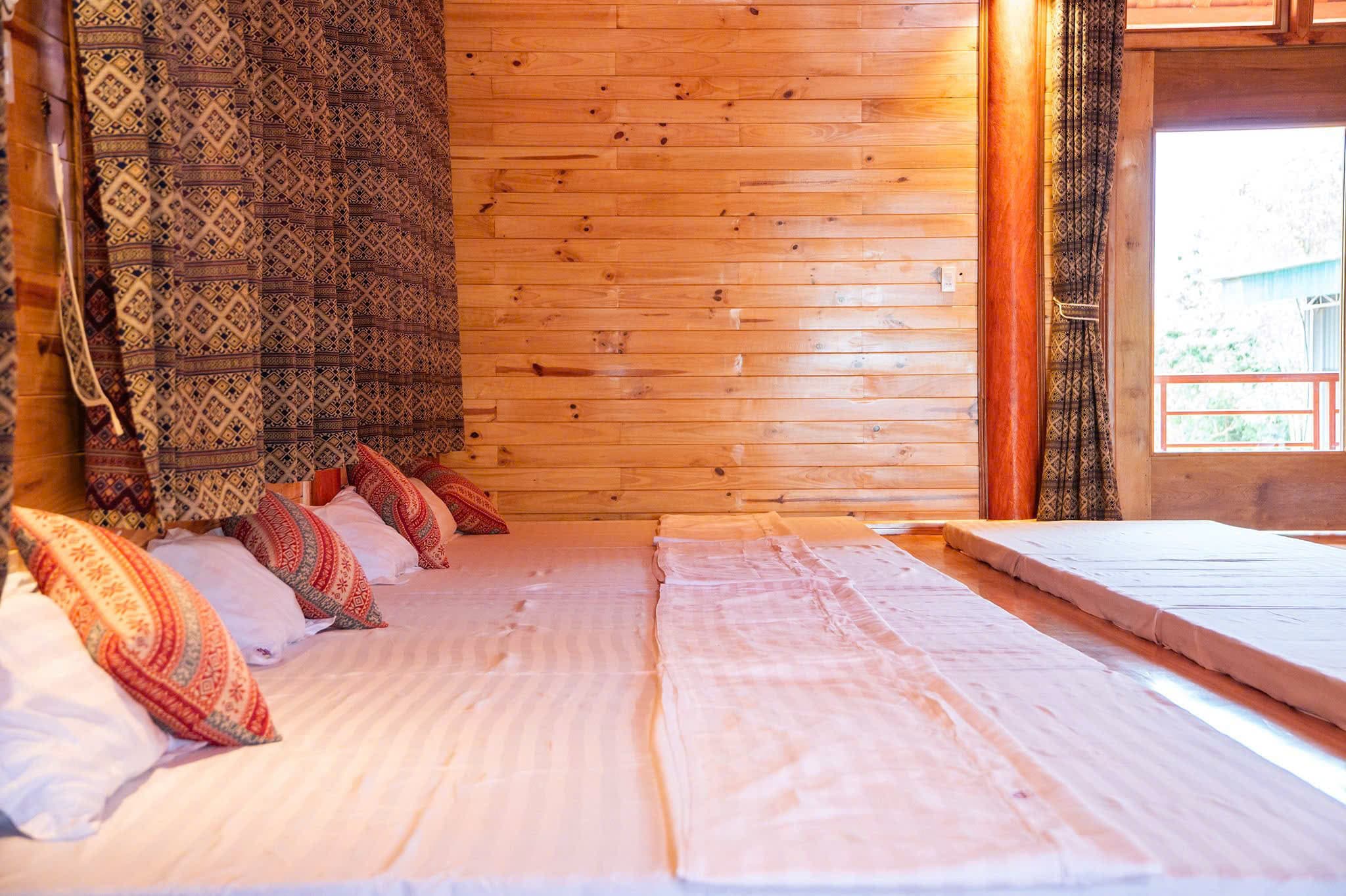 Nhà sàn cộng đồng 2