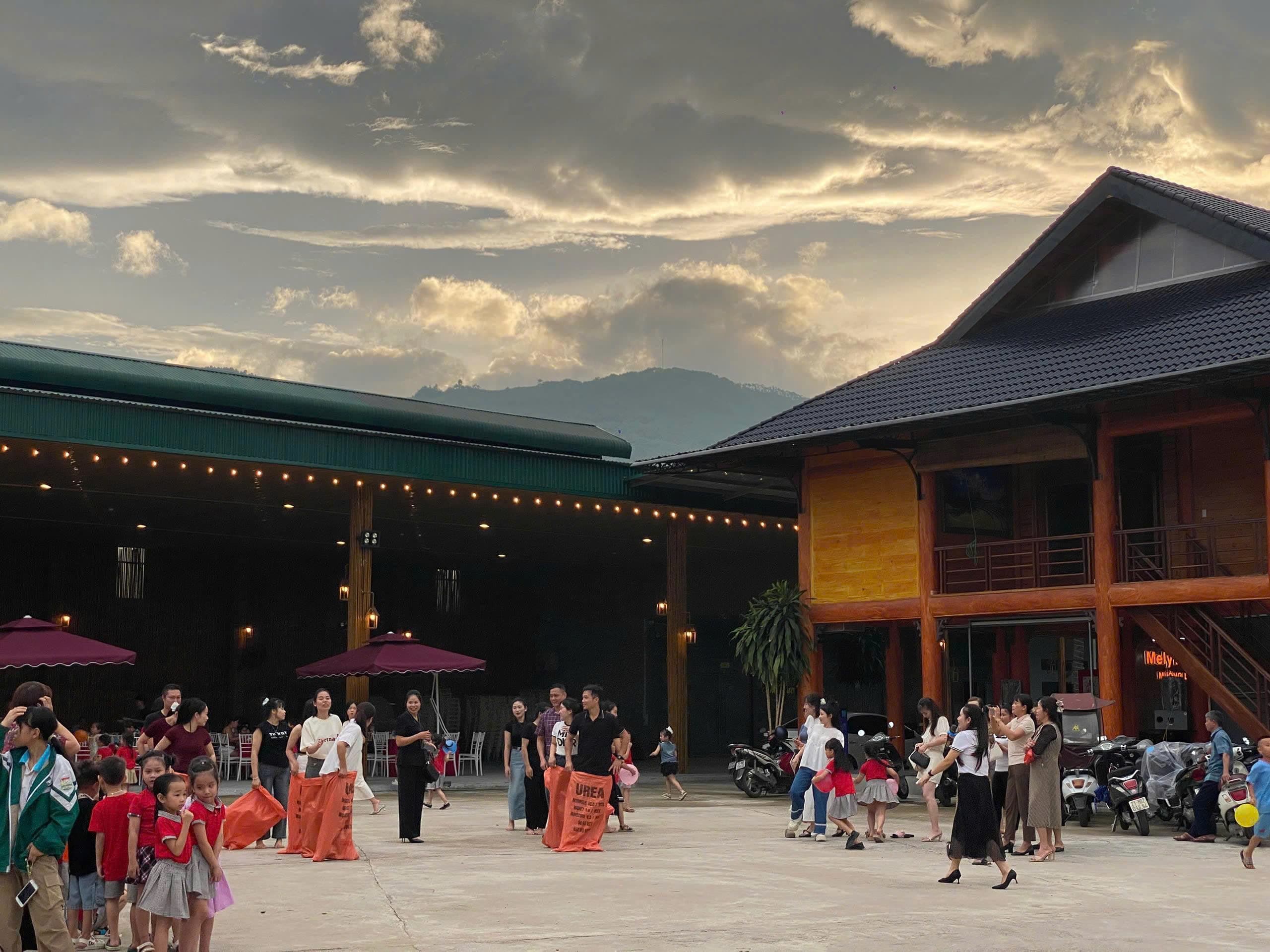 Khách hàng tại Mely Farm