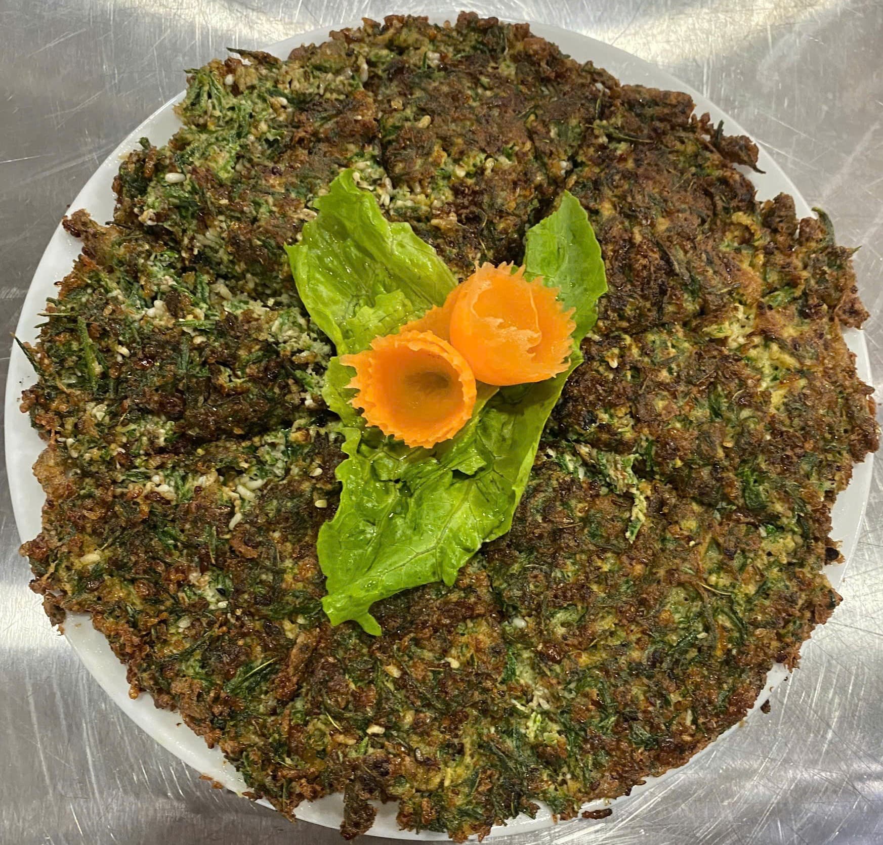 Trứng Kiến Rán Rau Pắc Nam