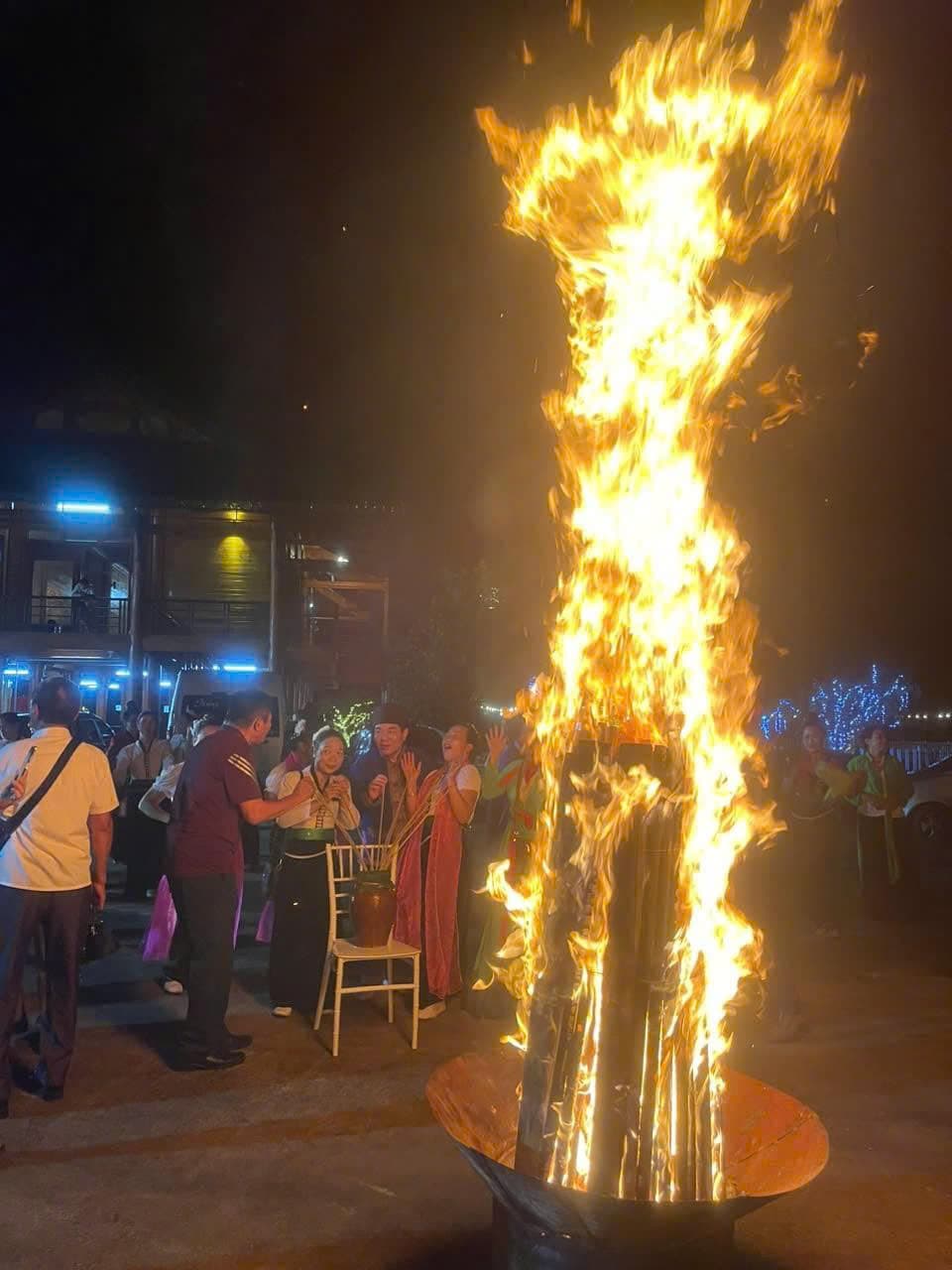 Ruộng bậc thang mùa nước đổ